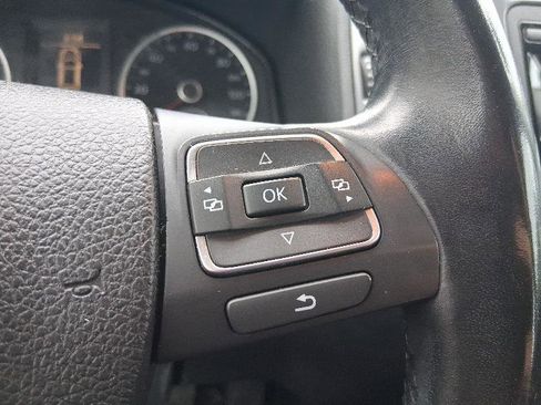 Used 2013 Volkswagen Tiguan S image 23