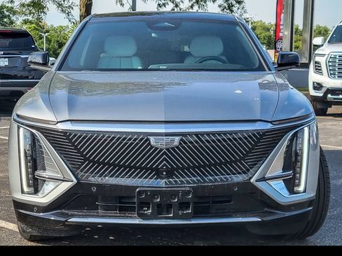 Used 2024 Cadillac Lyriq Luxury AWD/4WD image 5