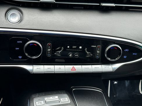 Used 2023 Genesis GV70 2.5T w/ Sport Prestige Package AWD/4WD image 24