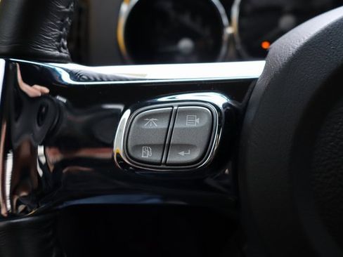 Used 2006 Chevrolet SSR w/ Preferred Equipment Group image 23