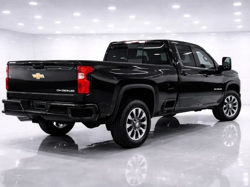 Used 2021 Chevrolet Silverado 2500 Custom w/ Custom Value Package AWD/4WD image 5