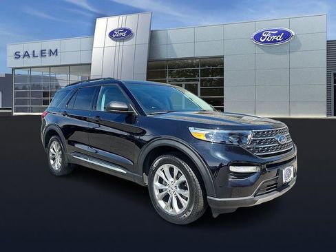 Certified 2022 Ford Explorer XLT w/ Equipment Group 202A AWD/4WD image 1