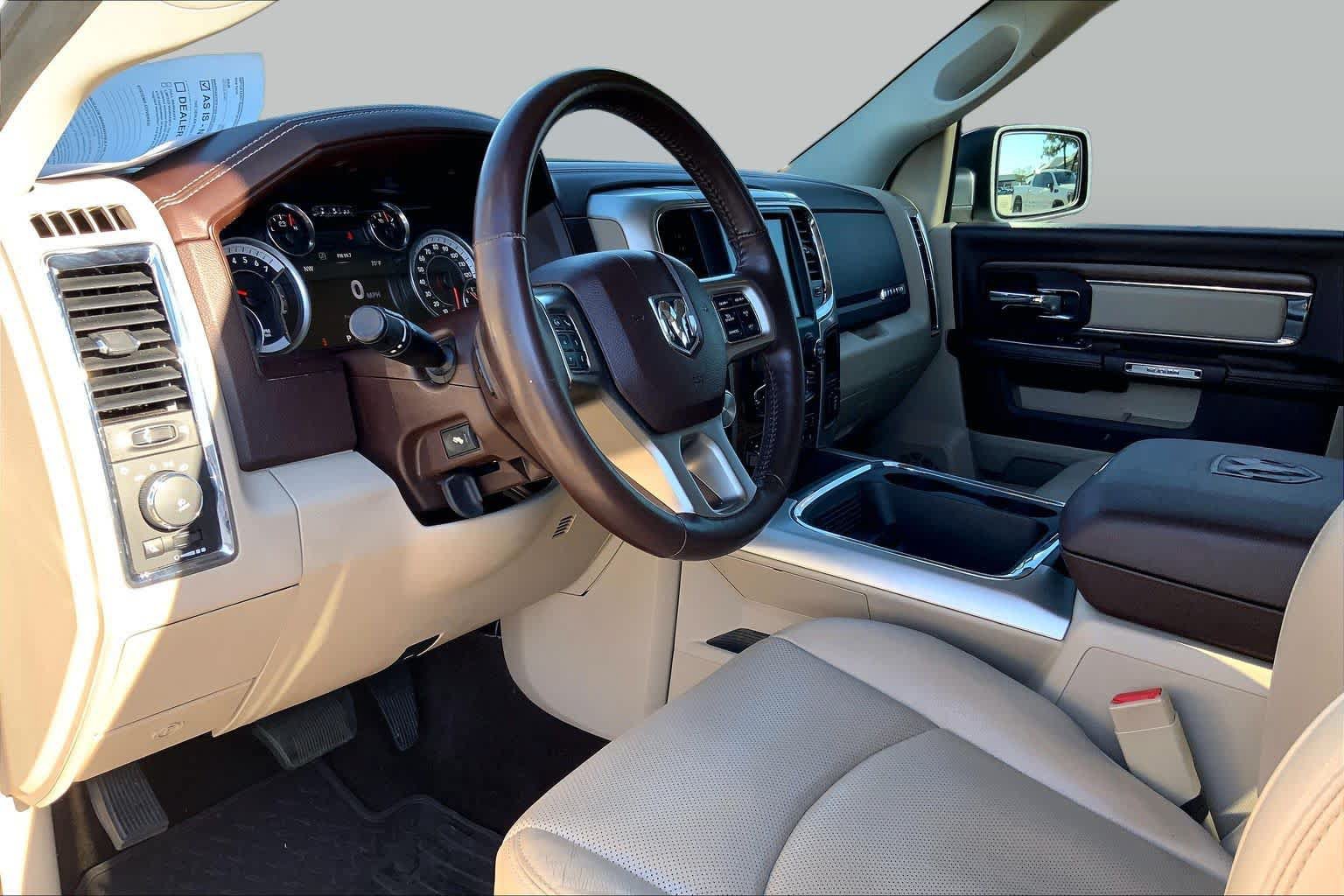 Used 2017 RAM 1500 Laramie w/ Convenience Group AWD/4WD image 17