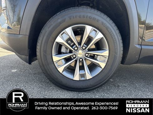 Used 2025 Chevrolet Equinox LT FWD image 9