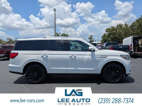 Used 2021 Lincoln Navigator Reserve RWD image 2
