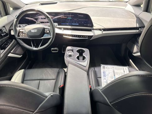Certified 2025 Cadillac Optiq Sport 2 AWD/4WD image 28