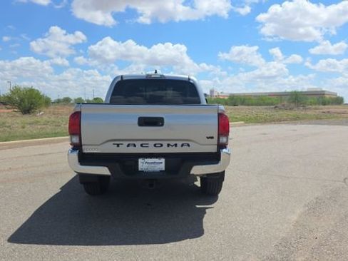 Used 2022 Toyota Tacoma SR5 image 7