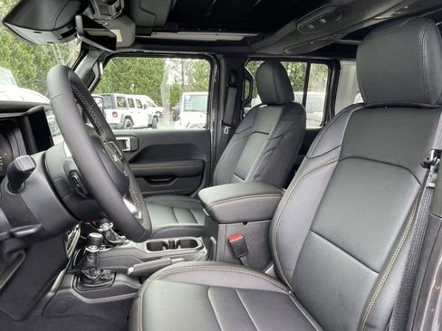 New 2026 Jeep Wrangler Unlimited Sahara AWD/4WD image 20