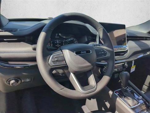 New 2026 Jeep Compass Latitude image 19