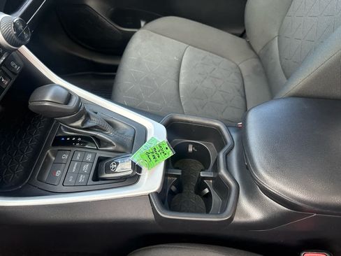 Used 2022 Toyota RAV4 XLE w/ Convenience Package AWD/4WD image 19