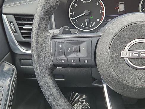 Used 2024 Nissan Rogue SV FWD image 19