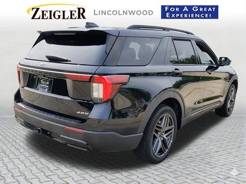 Used 2025 Ford Explorer ST-Line w/ ST-Line Street Pack AWD/4WD image 10
