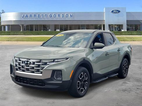 Used 2024 Hyundai Santa Cruz SE FWD image 2