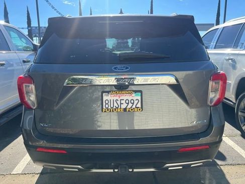 Used 2021 Ford Explorer XLT w/ Equipment Group 202A image 8