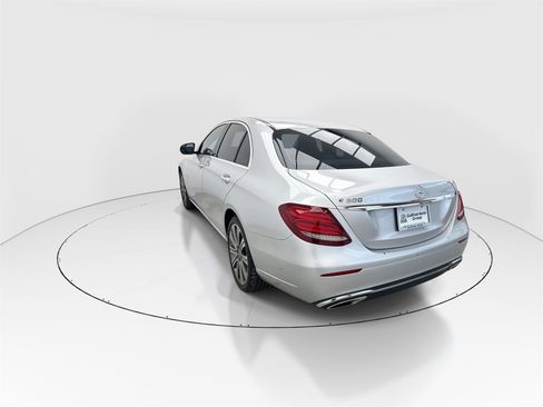 Used 2018 Mercedes-Benz E 300 image 6