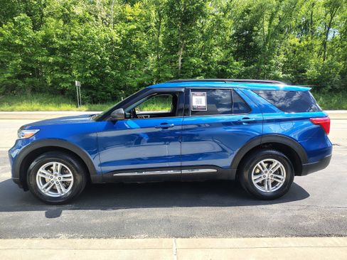 Used 2021 Ford Explorer XLT AWD/4WD image 6