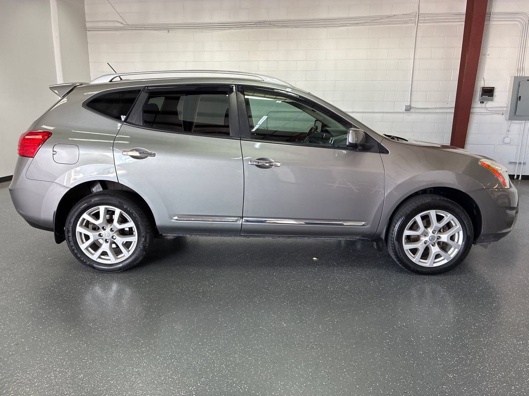 Used 2013 Nissan Rogue SL AWD/4WD image 3