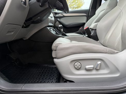 Used 2018 Audi Q3 2.0T Premium Plus image 19