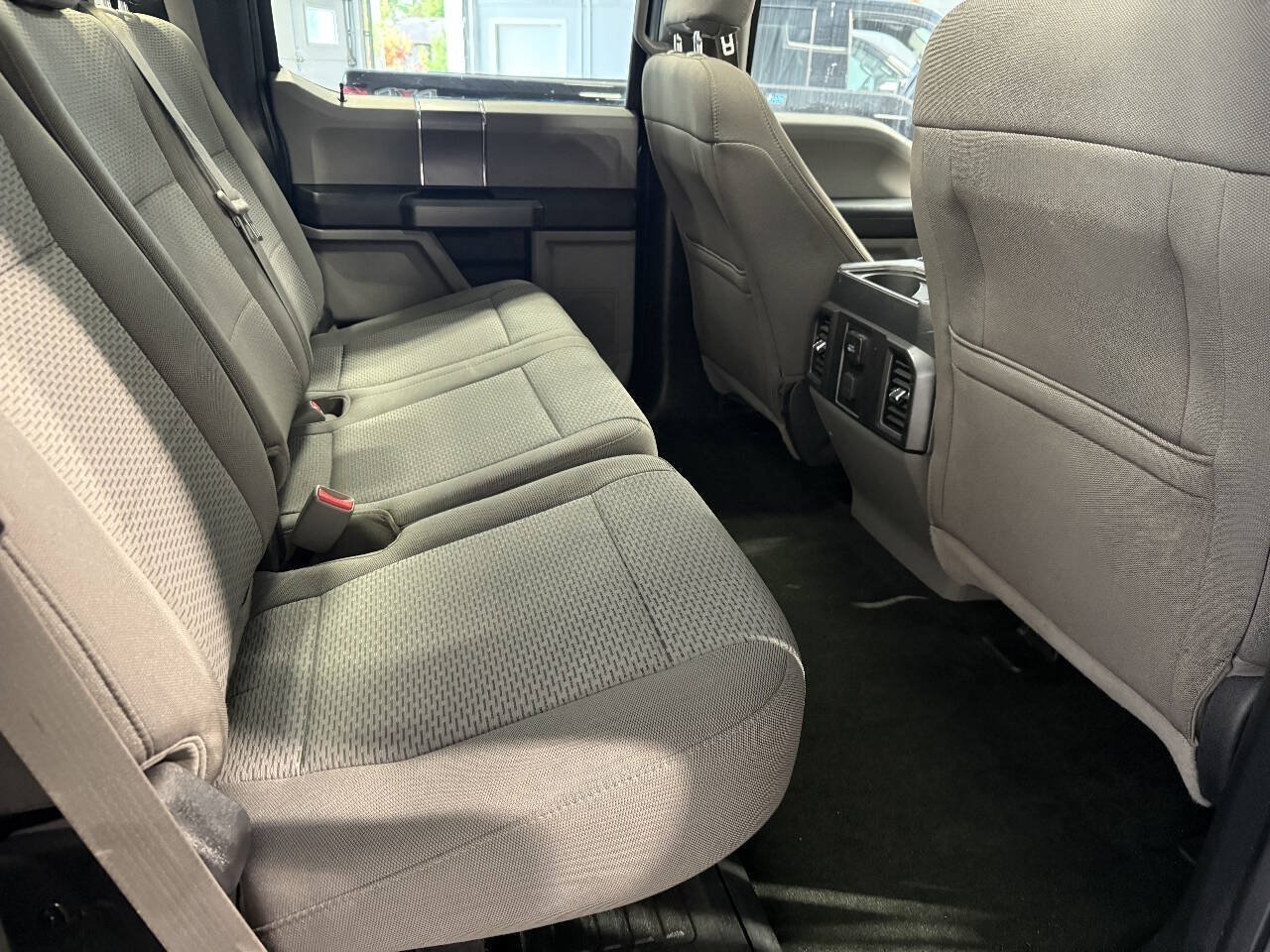 Used 2017 Ford F250 XLT w/ XLT Premium Package AWD/4WD image 10