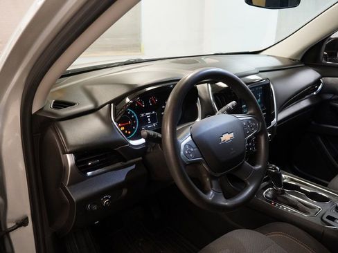 Used 2018 Chevrolet Traverse LS FWD image 8