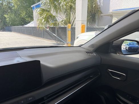 Used 2025 Kia K4 LXS image 34