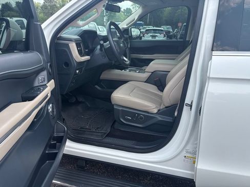 Used 2022 Ford Expedition Max Limited AWD/4WD image 12