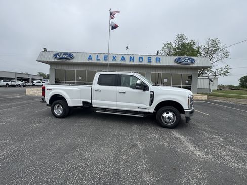 New 2026 Ford F350 Lariat AWD/4WD image 1