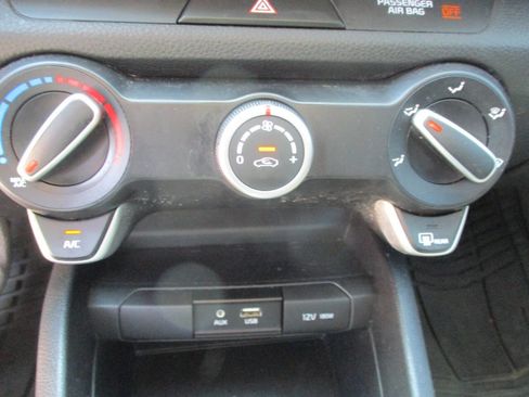 Used 2019 Kia Rio S image 16