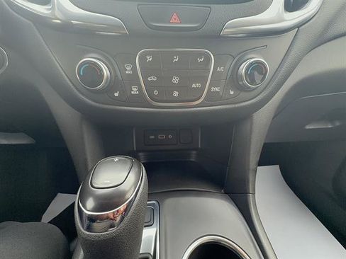Used 2021 Chevrolet Equinox LT AWD/4WD image 17