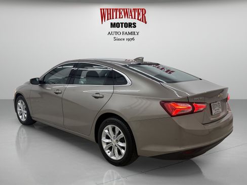 Used 2022 Chevrolet Malibu LT FWD image 2