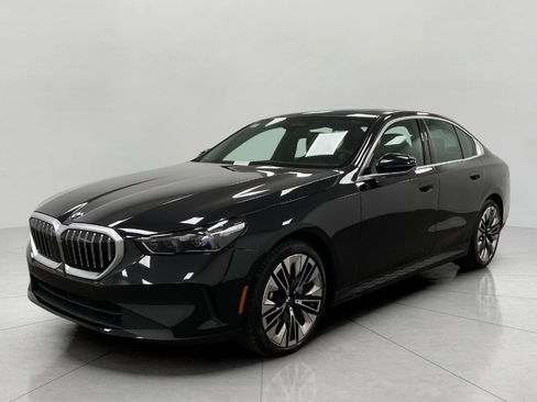 Certified 2026 BMW 530i xDrive w/ Premium Package image 9