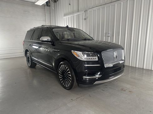 Used 2020 Lincoln Navigator Black Label w/ Cargo Convenience Package image 3