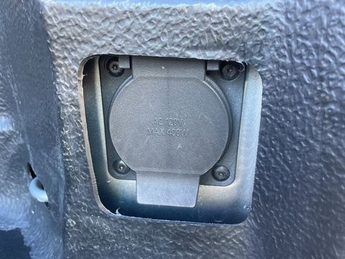 Used 2025 Chevrolet Silverado 1500 LT image 46