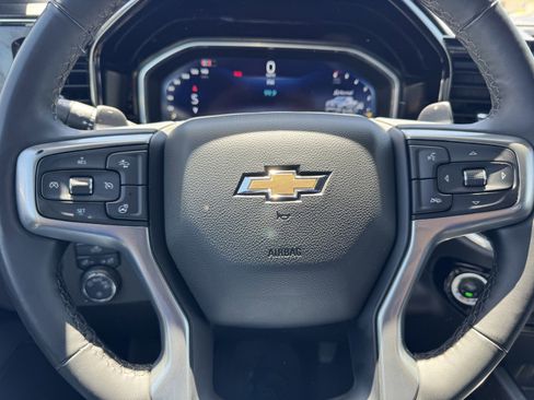 Used 2025 Chevrolet Silverado 1500 LT AWD/4WD image 25
