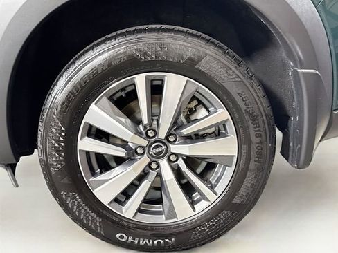 Certified 2023 Nissan Pathfinder SL w/ Lighting Package (N92) image 32