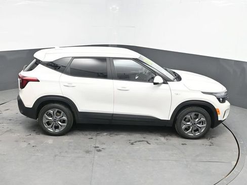 Used 2024 Kia Seltos LX AWD/4WD image 23
