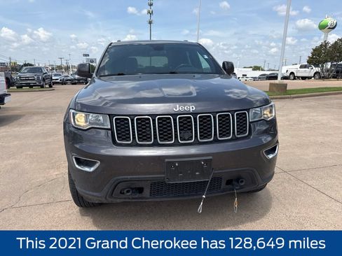 Used 2021 Jeep Grand Cherokee Laredo AWD/4WD image 2