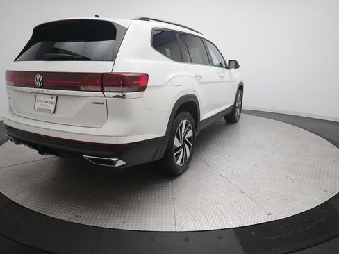 Used 2025 Volkswagen Atlas SE AWD/4WD image 13