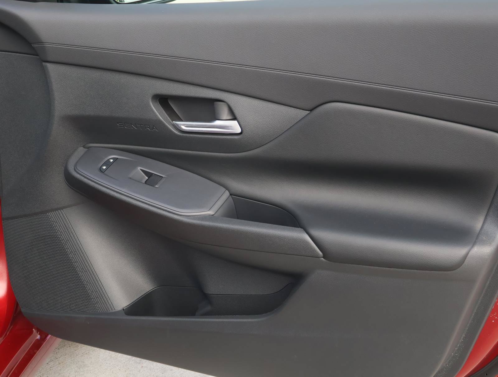 Used 2026 Nissan Sentra SV w/ SV Convenience Package FWD image 16