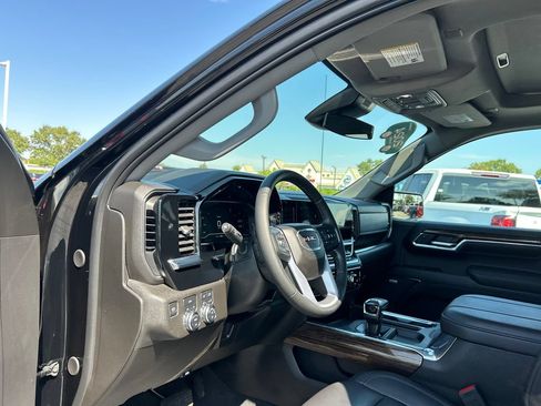 Certified 2024 GMC Sierra 1500 Elevation w/ Elevation Premium Package AWD/4WD image 19