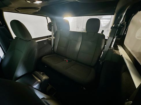 Used 2018 Jeep Wrangler Sport image 27