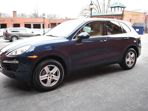 Used 2014 Porsche Cayenne S AWD/4WD image 7