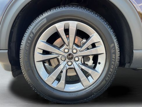 Used 2023 Ford Explorer XLT w/ Equipment Group 202A AWD/4WD image 9