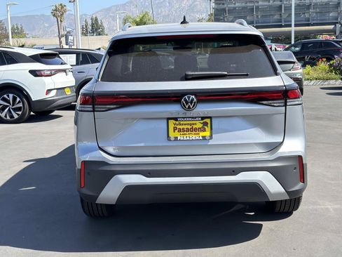 New 2026 Volkswagen Tiguan SE FWD image 4