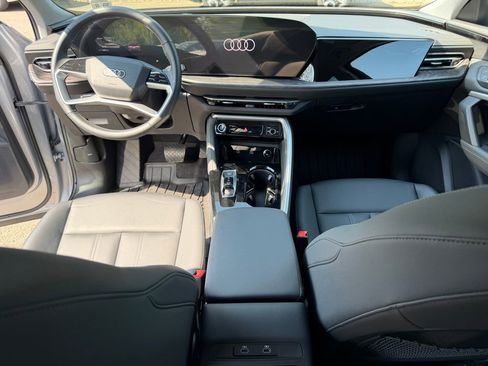 Used 2025 Audi Q5 Premium w/ Convenience Package AWD/4WD image 19