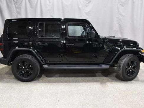 Used 2020 Jeep Wrangler Unlimited Sahara image 2