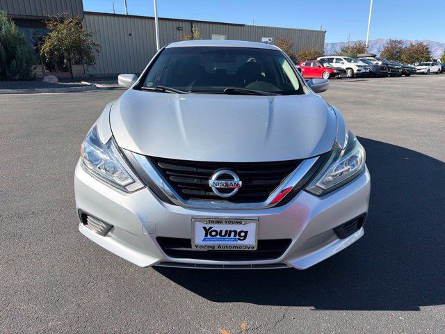Used 2017 Nissan Altima 2.5 S w/ Power Driver Seat Package FWD image 4