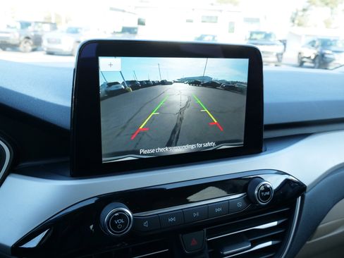 Used 2021 Ford Escape SE w/ SE Sport Appearance Package image 27