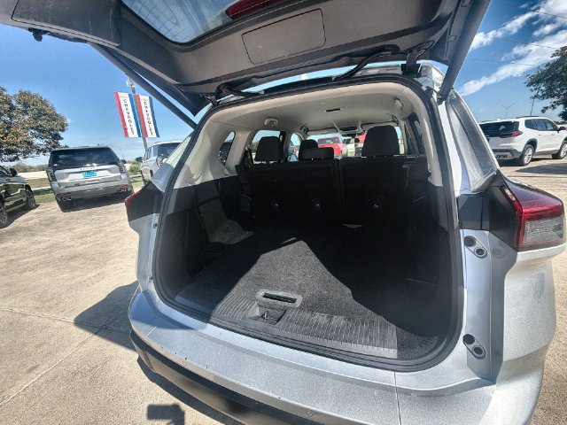 Used 2024 Nissan Rogue SV FWD image 25