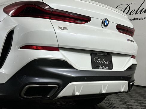 Used 2021 BMW X6 M50i AWD/4WD image 26